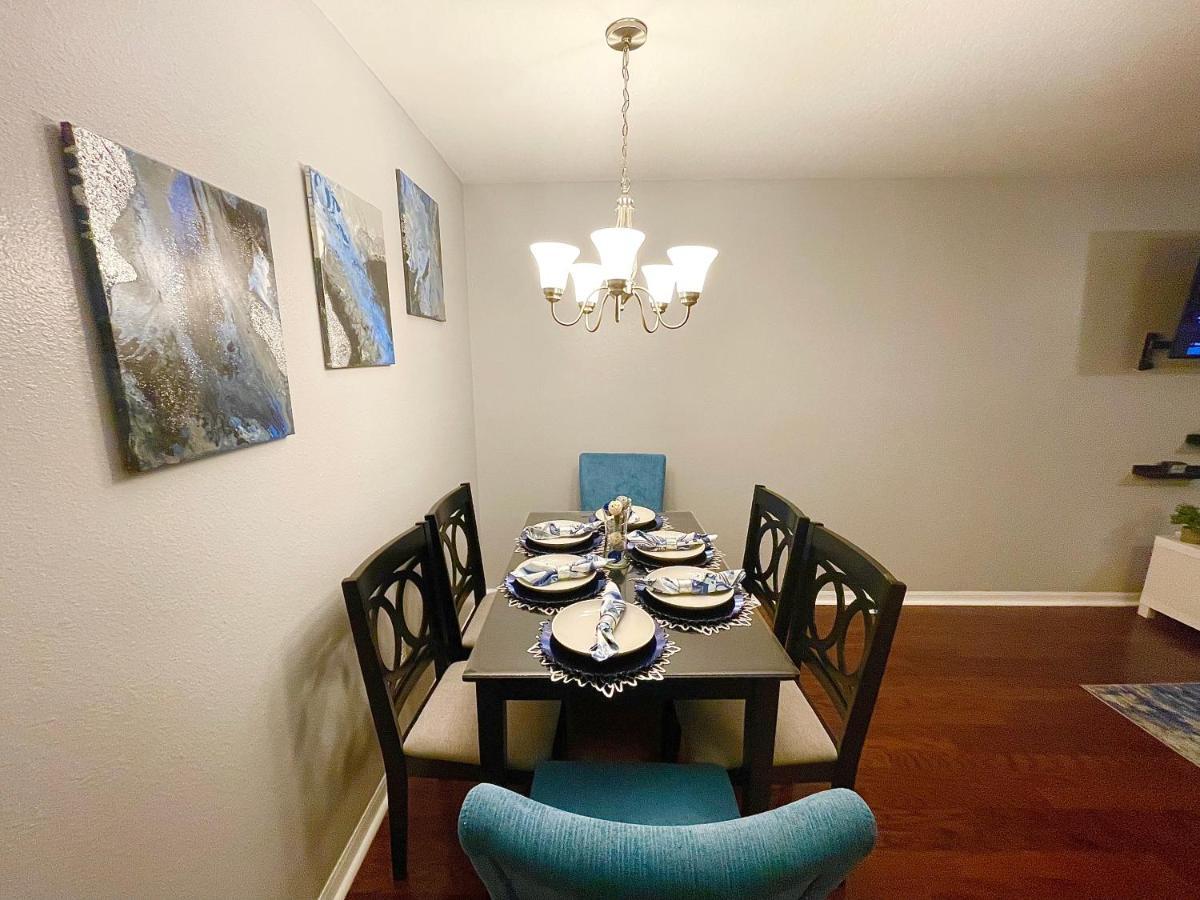 Cozy Oasis Near Disney! 4 Bedroom 3 Bath Townhouse! Kissimmee Exterior foto