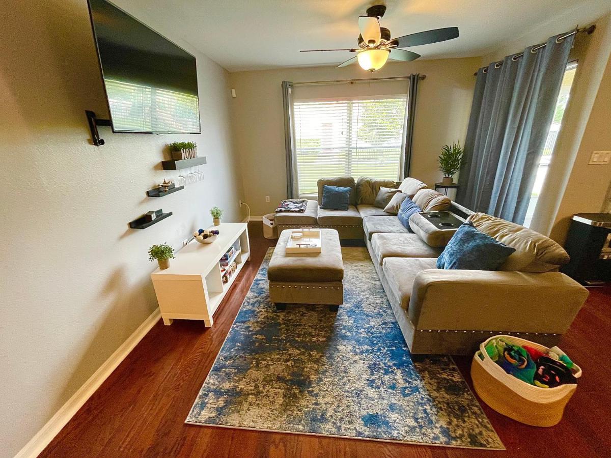 Cozy Oasis Near Disney! 4 Bedroom 3 Bath Townhouse! Kissimmee Exterior foto